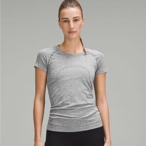 Lululemon swiftly tech short sleeve shirt (hip length) - size 4